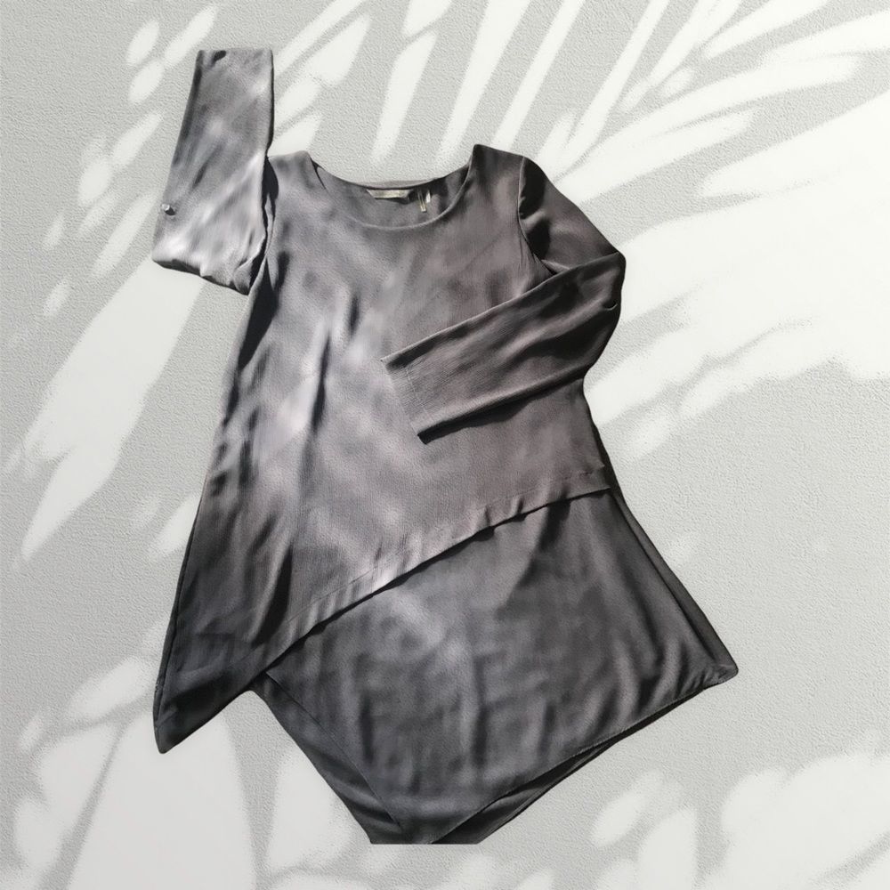 SOFT SURROUNDINGS Gray Flowy Tunic Top Up or Down Sleeve Asymmetric Size S